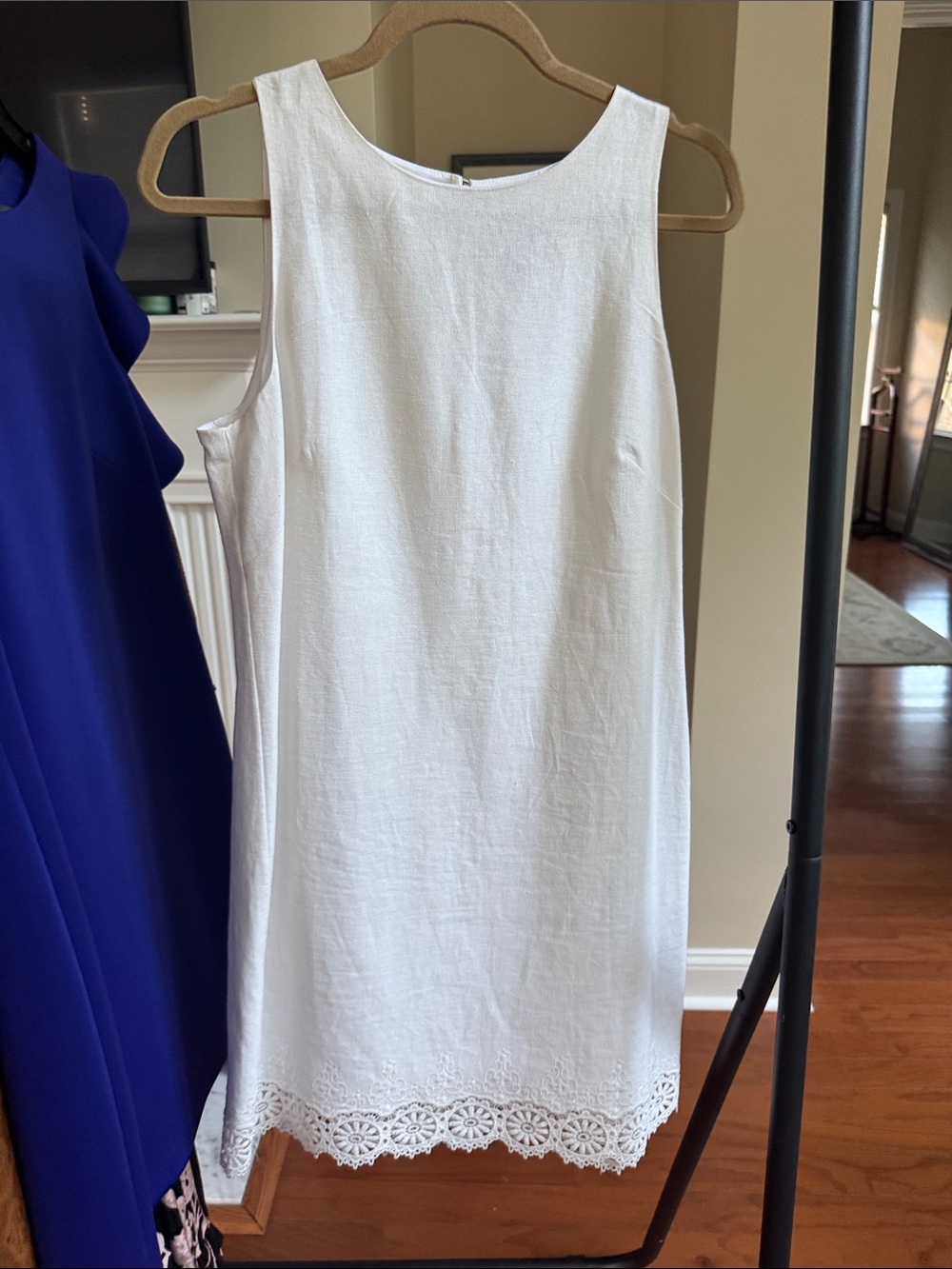 Vince Camuto Sleeveless White Crochet-Hem Shift Dress